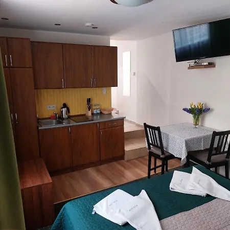 Julia 그디니아