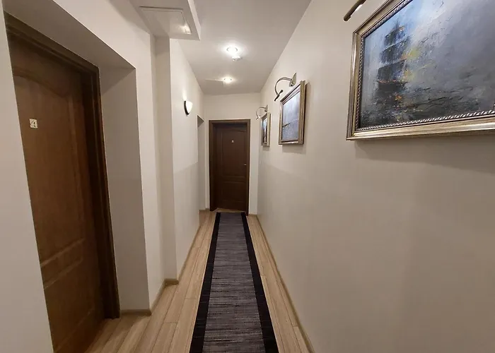 Julia Kwatera prywatna *