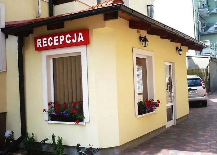 Julia Kwatera prywatna *